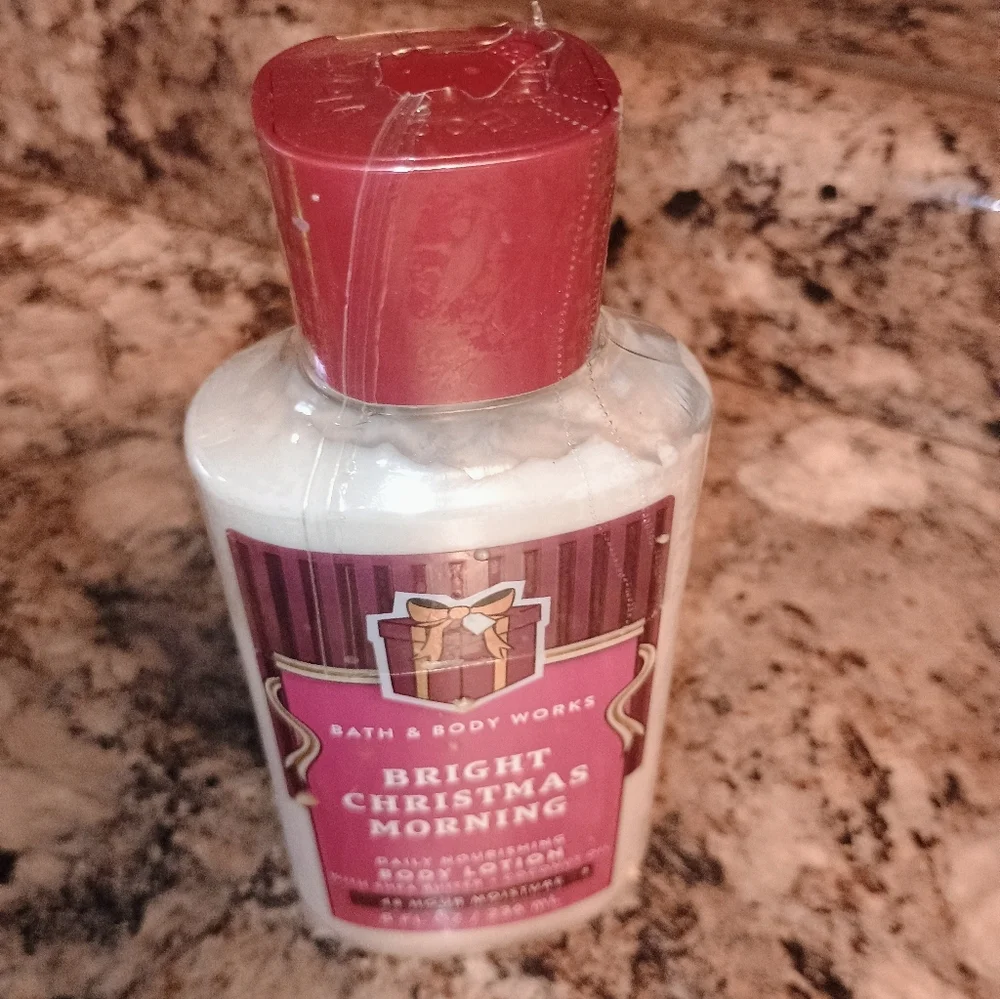Bath & Body Works Bright Christmas Morning Lotion - Red and Cream